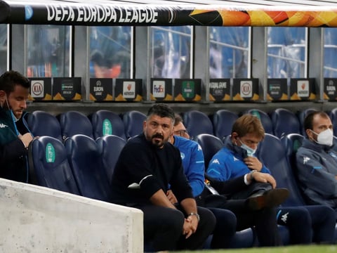 La Real optó por esperar en la segunda mitad a un Nápoles que estaba mucho más apremiada con su derrota ante el AZ Alkmaar y que en encontró el premio que buscaba con un golazo de Politano desde fuera del área, con la colaboración de Sagnan al desviar un poco la trayectoria.