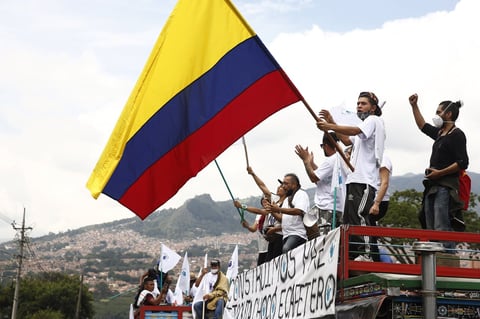 Protestan exguerrilleros de las FARC contra la violencia en Colombia