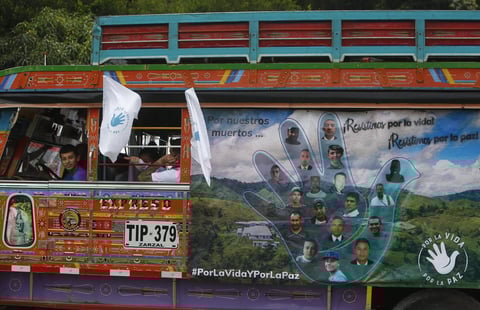 Protestan exguerrilleros de las FARC contra la violencia en Colombia