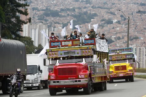 Protestan exguerrilleros de las FARC contra la violencia en Colombia