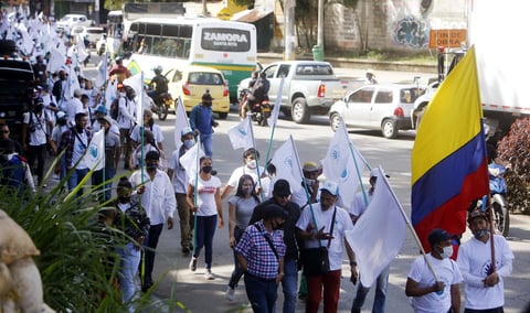 Protestan exguerrilleros de las FARC contra la violencia en Colombia