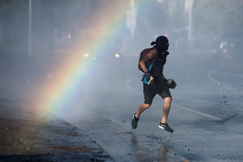 Vuelven las protestas en Chile tras aprobar histórico plebiscito