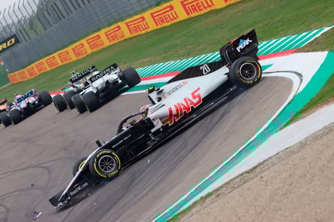 Se impone Hamilton en Gran Premio de Emilia Romaña; 'Checo' Pérez finaliza en sexto