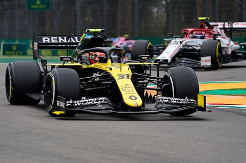 Se impone Hamilton en Gran Premio de Emilia Romaña; 'Checo' Pérez finaliza en sexto