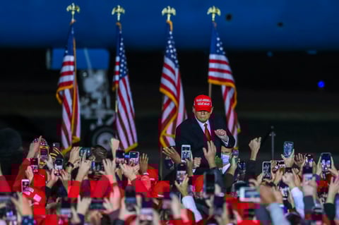 Donald Trump lanza frenético cierre de campaña para revertir encuestas