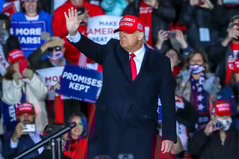 Donald Trump lanza frenético cierre de campaña para revertir encuestas