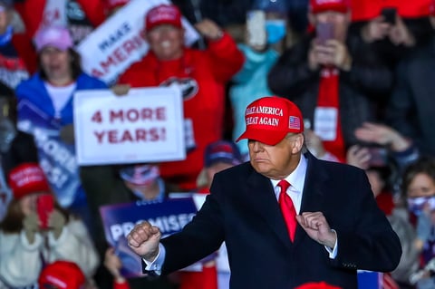Donald Trump lanza frenético cierre de campaña para revertir encuestas