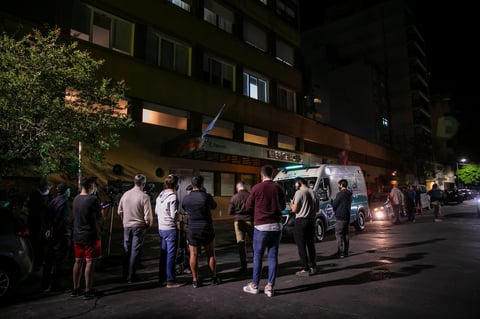 El exjugador argentino será operado por un coágulo en la cabeza