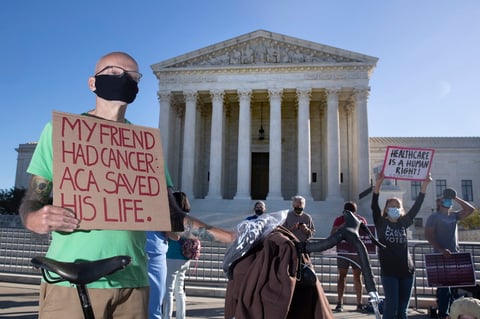 Manifestantes expresaron su apoyo a la ley de salud del Obamacare que es discutida en la Corte Suprema de Estados Unidos