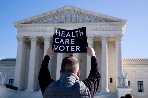 Manifestantes expresaron su apoyo a la ley de salud del Obamacare que es discutida en la Corte Suprema de Estados Unidos