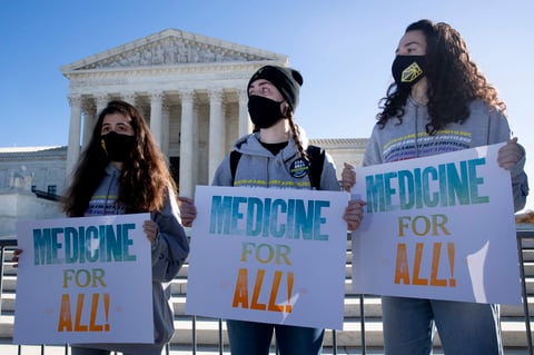 Manifestantes expresaron su apoyo a la ley de salud del Obamacare que es discutida en la Corte Suprema de Estados Unidos