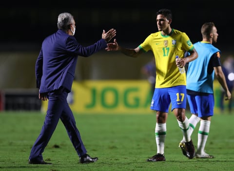 Brasil mantiene el liderato en Conmebol tras vencer a Venezuela