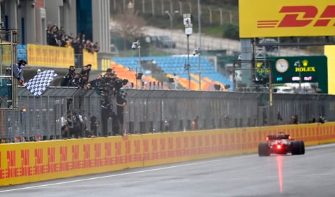 'Checo' Pérez queda en segundo en Gran Premio de Turquía