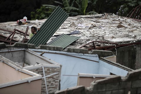 Hundimiento destruye más de 30 casas en Costa Rica