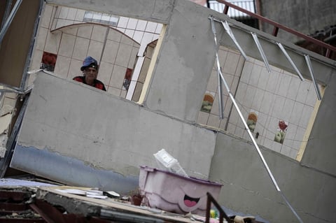 Hundimiento destruye más de 30 casas en Costa Rica