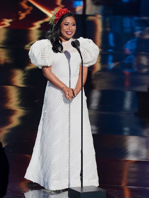 Natalia Lafourcade gana Álbum del Año en los Latin Grammy; Residente se lleva Canción