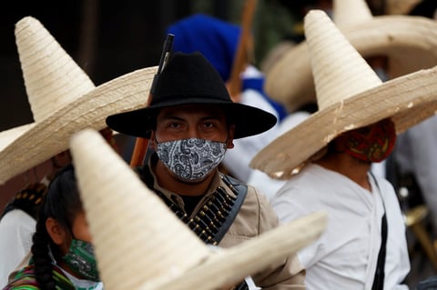 Encabeza AMLO ceremonia por el 110 Aniversario de la Revolución Mexicana