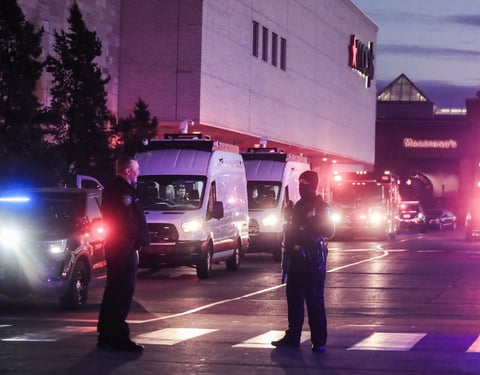 Tiroteo en centro comercial de Wisconsin deja ocho heridos