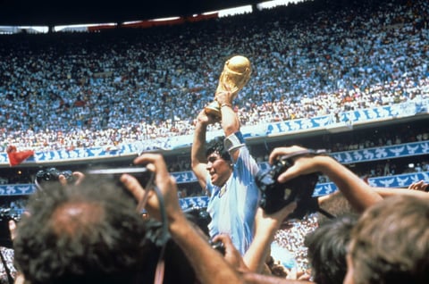 Muere la leyenda del futbol, Diego Armando Maradona