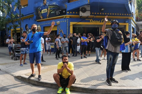Los aficionados tomaron las calles para homenajear a su ídolo 