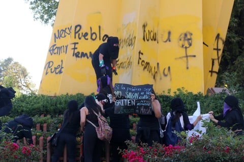 Activistas protestan este miércoles