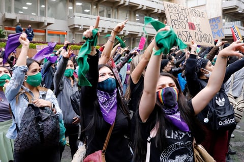 Activistas protestan este miércoles
