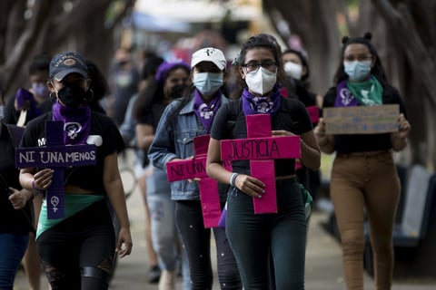 Activistas protestan este miércoles