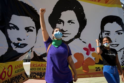 Activistas protestan este miércoles