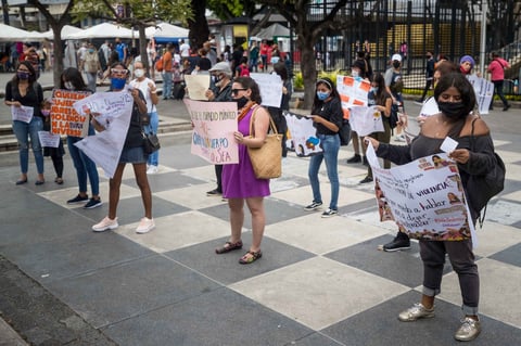 Activistas protestan este miércoles