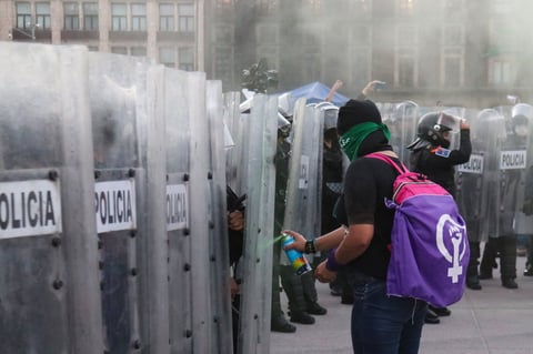 Registran destrozos durante marcha contra violencia de género en CDMX