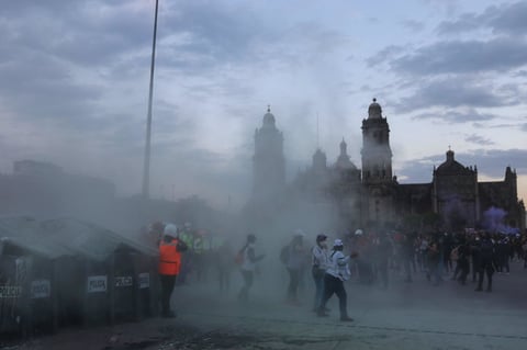 Registran destrozos durante marcha contra violencia de género en CDMX