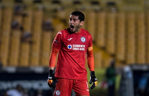 Cruz Azul da golpe de autoridad venciendo a los Tigres