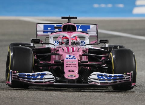 Checo Pérez abandona el GP de Bahréin tras incendiarse su monoplaza