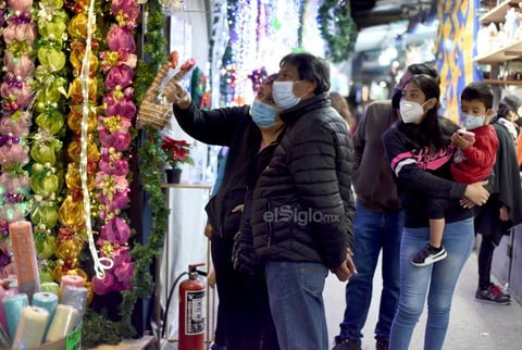 Inauguran y dan la bendición al mercadito navideño de Torreón
