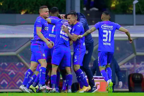 Vence Cruz Azul 4-0 a Pumas
