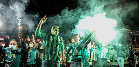 El duelo entre León y Chivas en la semifinal de vuelta del torneo Guard1anes 2020