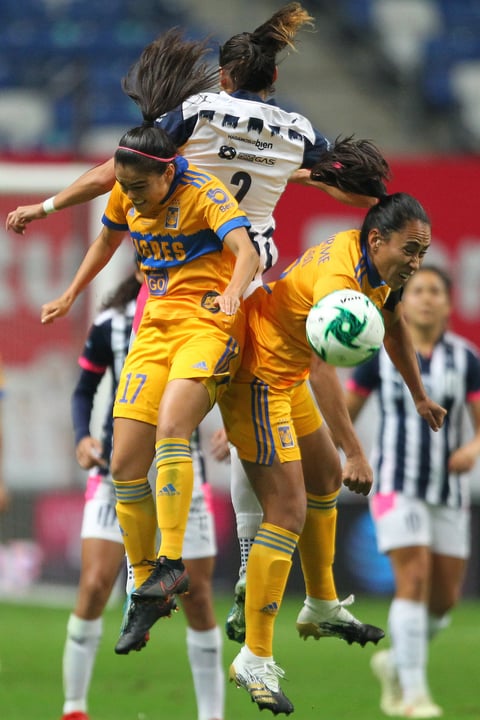 Vence Tigres 1-0 a Rayadas en Final de Ida de la Liga MX Femenil