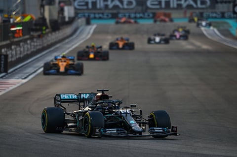 Triunfa Max Verstappen en Gran Premio de Abu Dabi