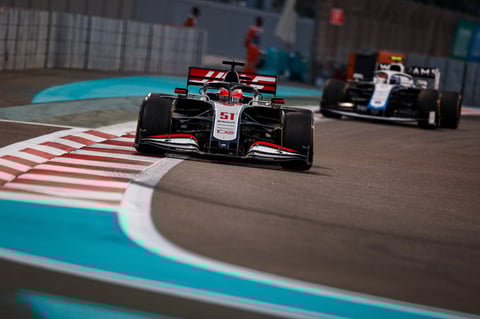 Triunfa Max Verstappen en Gran Premio de Abu Dabi