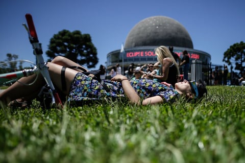 Países de Suramérica disfrutan del eclipse total de Sol