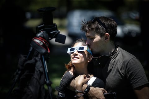 Países de Suramérica disfrutan del eclipse total de Sol