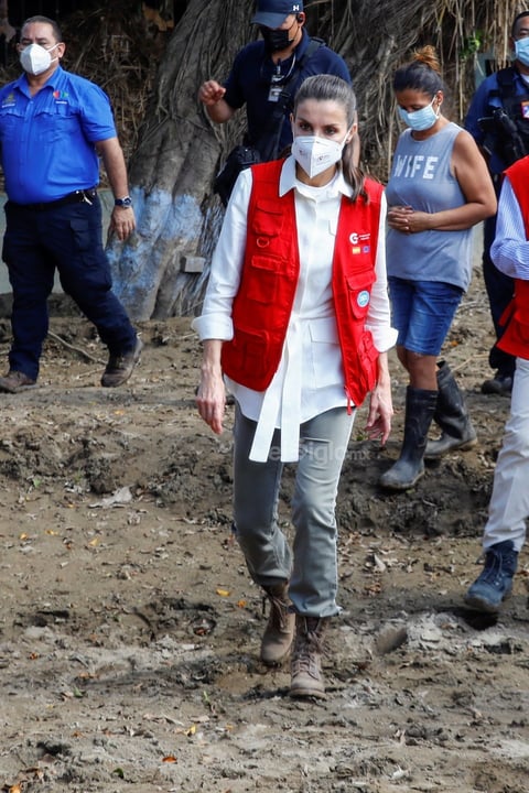 Letizia estuvo acompañada por el presidente de Honduras, Juan Orlando Hernández, y la primera dama, Ana García
