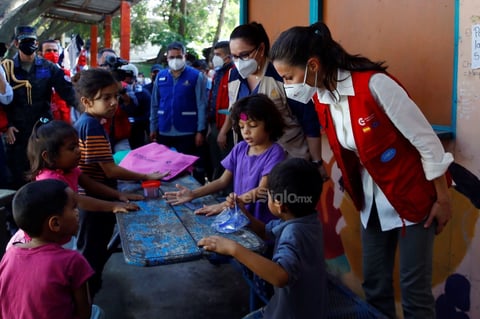 Letizia estuvo acompañada por el presidente de Honduras, Juan Orlando Hernández, y la primera dama, Ana García