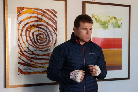 Para el mexicano de 30 años la pelea del sábado es uno de los más grandes retos de su carrera, ante un contrario invicto que le saca 18 centímetros de estatura, posee técnica y pega fuerte, aunque Álvarez es el favorito.