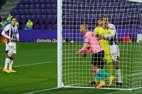 El esquema del Barça rompe la organización de su rival y ganan 2-0 