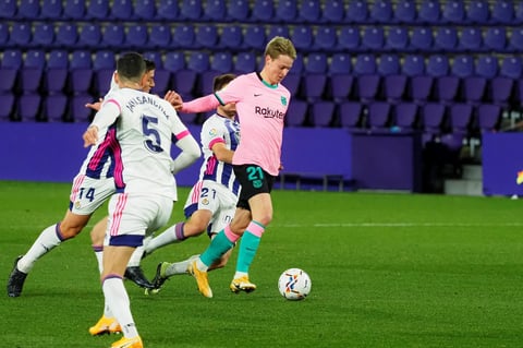 El esquema del Barça rompe la organización de su rival y ganan 2-0 