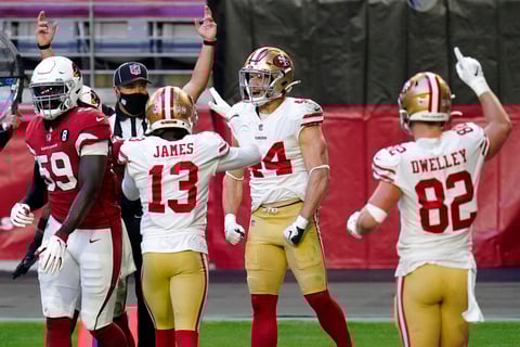 El mariscal de campo reserva lanzó tres pases de touchdown
