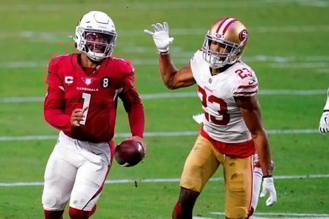 El mariscal de campo reserva lanzó tres pases de touchdown