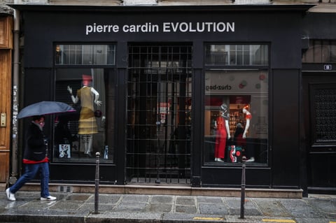 El nombre de Cardin quedó grabado en una gran cantidad de productos, desde relojes de pulsera hasta sábanas, haciendo que su marca sea una de las más famosas del mundo. En el apogeo de la marca, en las décadas de 1970 y 1980, sus productos se vendieron en unos 100.000 puntos de venta en todo el mundo, aunque ese número disminuyó drásticamente en las décadas posteriores.