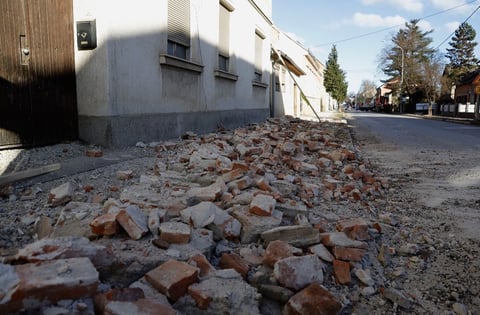 El terremoto se produjo cuando Croacia está fuertemente afectada por la segunda oleada de la pandemia del coronavirus.